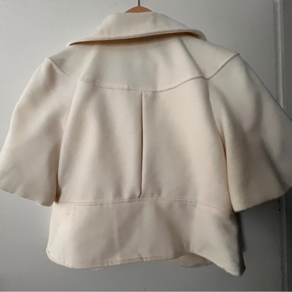 Alice Temperley for Target - White coat - SZ L
Peter Pan Collar - Picture 5 of 8